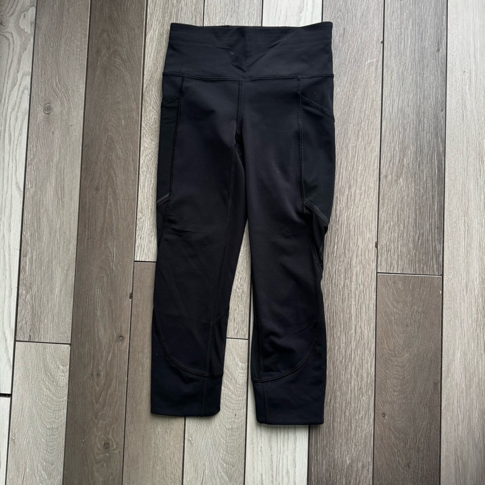 Lululemon Leggings Anew Crop 19” inseam | Size: 2 | Excellent Condition - Picture 4 of 6